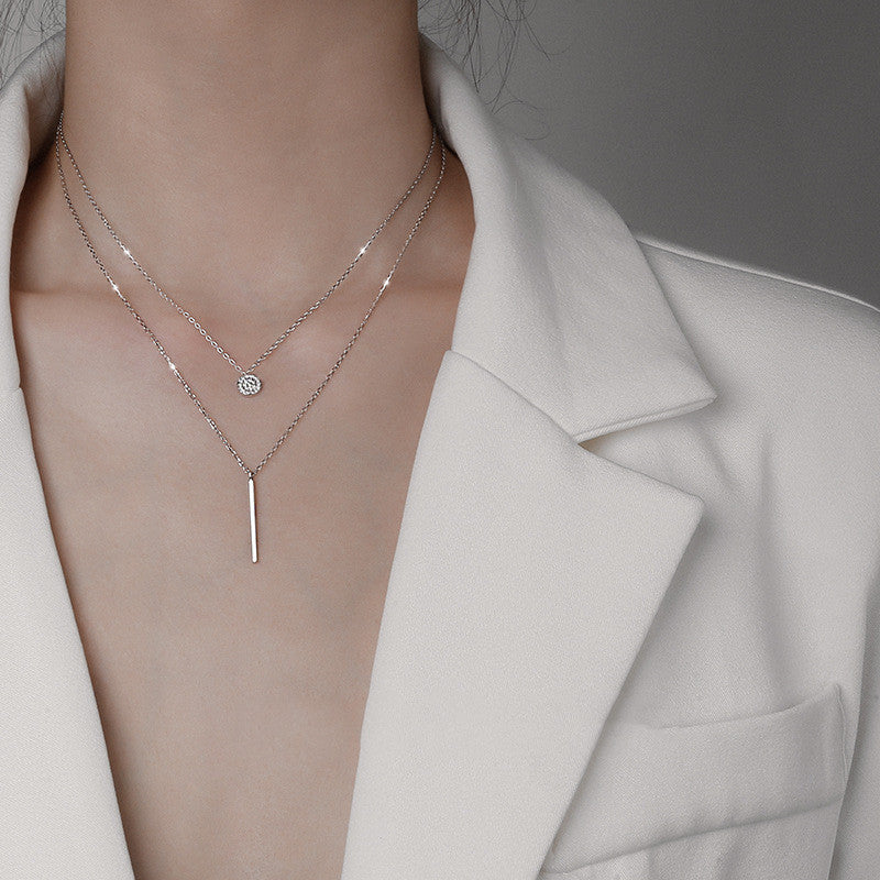 Collier double rond à diamants à rayures carrées