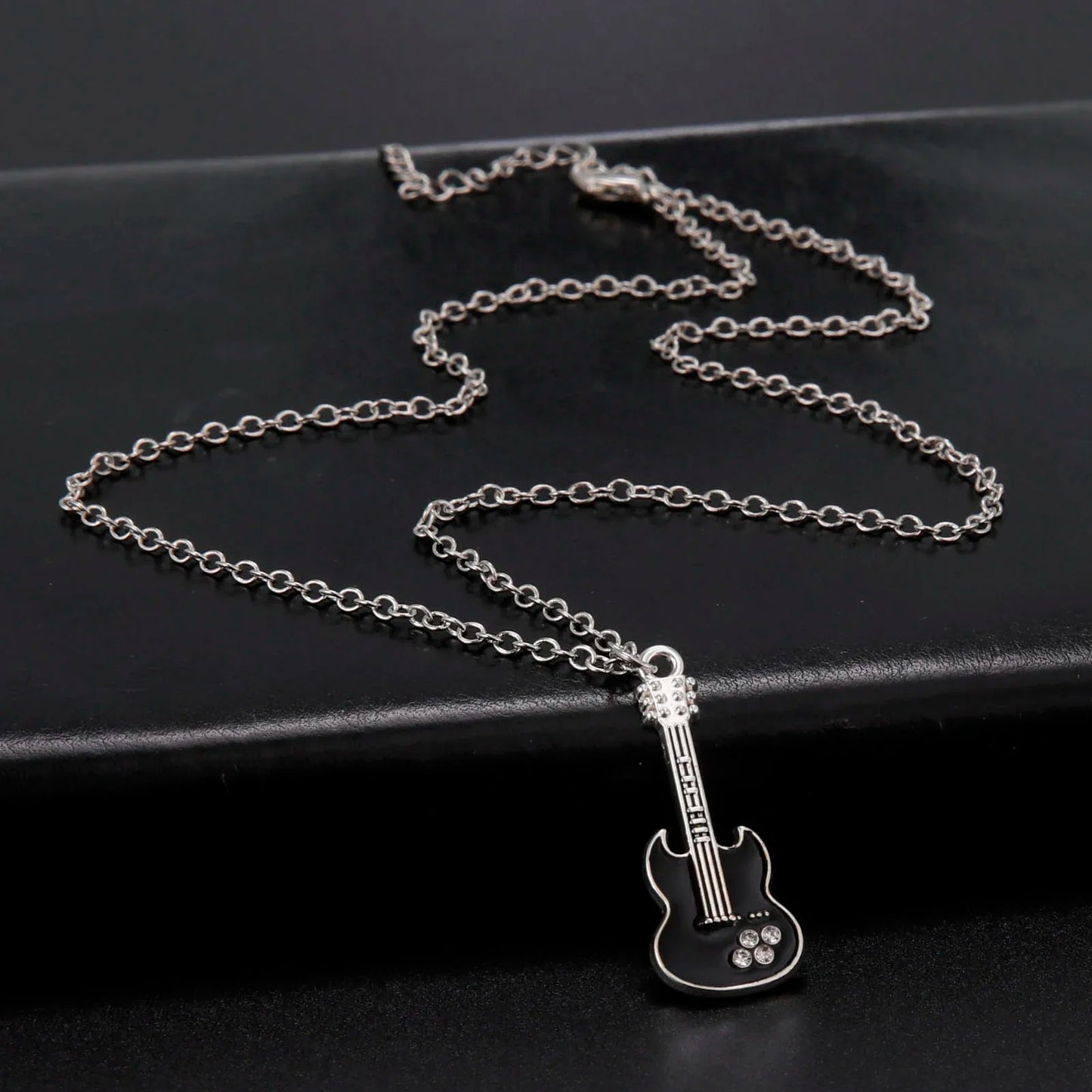 Electric Guitar Necklace Music Black Enamel Chain Rock Pop Classic Crystal Zircon Gift Men's and Women's Jewelry