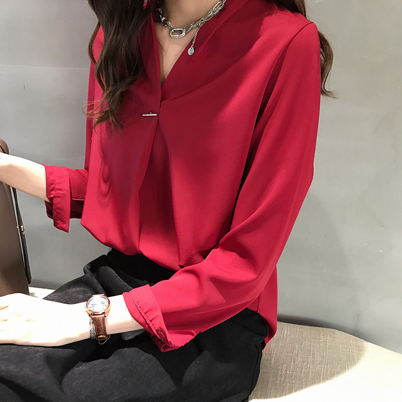 Women's long sleeve V-neck shirt