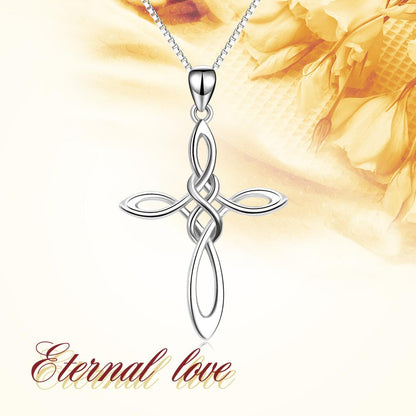 Collier avec pendentif en forme de nœud celtique en argent sterling avec chaîne vénitienne