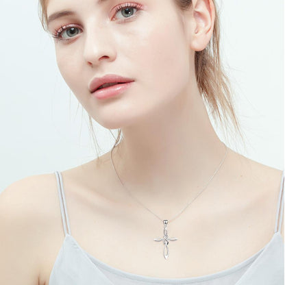 Collier avec pendentif en forme de nœud celtique en argent sterling avec chaîne vénitienne