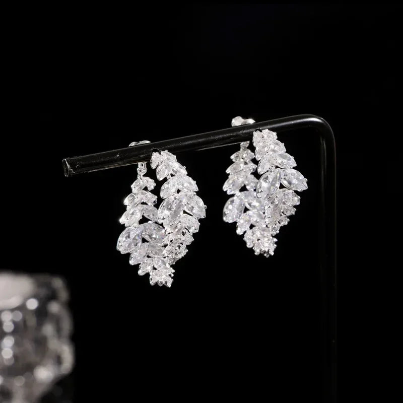 New Fashion Trend Unique Design Elegant and Exquisite Zircon Leaf Earrings For Women Jewelry Wedding Party Premium Gifts