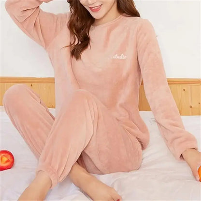 Women Velvet Pajama Set Fleecing Warm Loose Top And Elastic Waist Pants Casual Warm Woollen Suit Women Winter Men Sleepwear