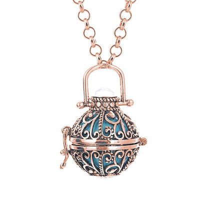 Long pendentif populaire rétro Diffusion de parfum, chaîne de pull creuse à la mode, nouveau cadeau féminin, collier d'aromathérapie transfrontalier 