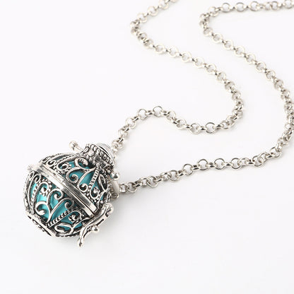 Long pendentif populaire rétro Diffusion de parfum, chaîne de pull creuse à la mode, nouveau cadeau féminin, collier d'aromathérapie transfrontalier 