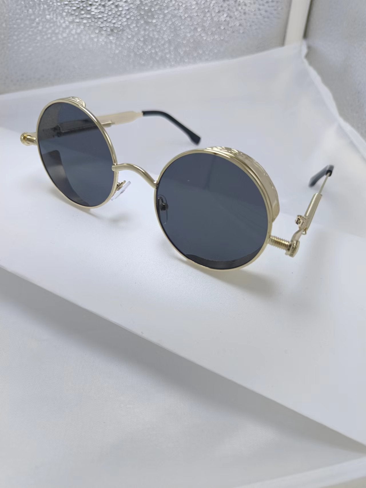 258 Punk Fashion New Sunglasses Trendy Sunglasses Steam Sunglasses Male Spring Mirror Legs