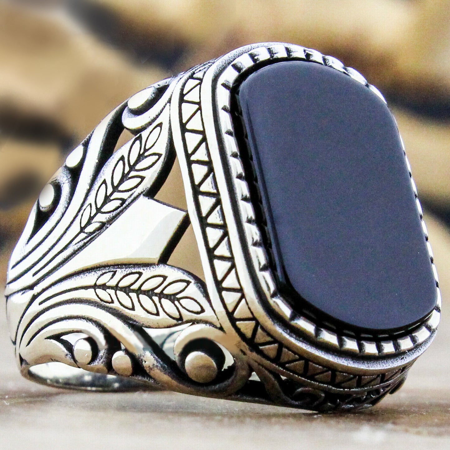 Winnie Cross-border Hot-selling Jewelry European And American Style Popular Retro Pattern Black Face Zircon Ring Manufacturers Wholesale And Direct Sales